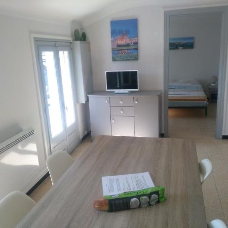 Appartement 62 M2 1Er Etage Avec Jardin Au Rdc Saint-Génis エクステリア 写真